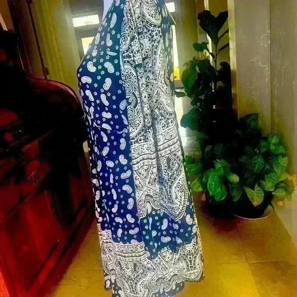 Nostalgia Boho ladies dress NWT Large. Flowy airy fringe on sleeves and bottom. - Picture 9 of 10